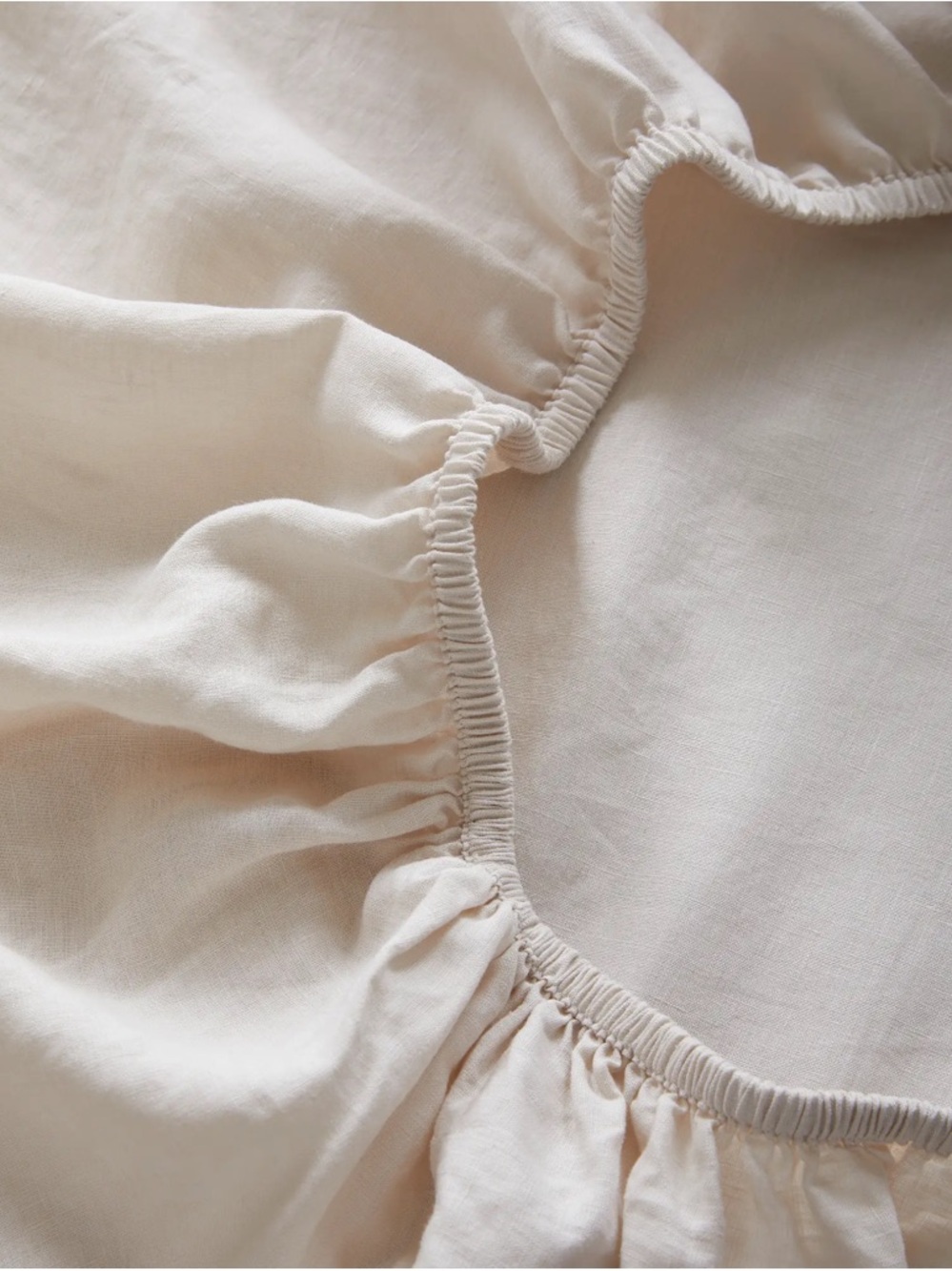 New Quince European Linen Fitted Sheet Set Queen - Sand MSRP $124 - Picture 2 of 10